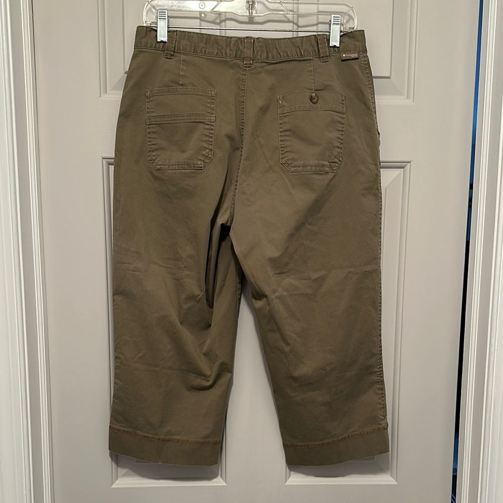 Casual Khaki Capri Pants - Picture 2 of 3